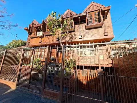 VENTA CASA 4 AMBIENTES EN DON BOSCO 