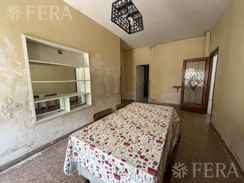 Casa 5 ambientes con 2 baños