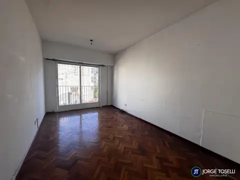 Departamento en Barrio Norte, 2 ambientes, al frente. Excelente Luminosidad. A mts. de Av. Cordoba.