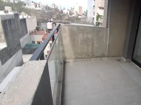 Venta un dormitorio, balcon terraza abasto