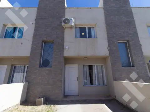 Depto Tipo Casa en Alquiler de 3 ambientes