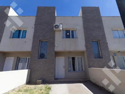 Depto Tipo Casa en Alquiler de 2 dormitorios