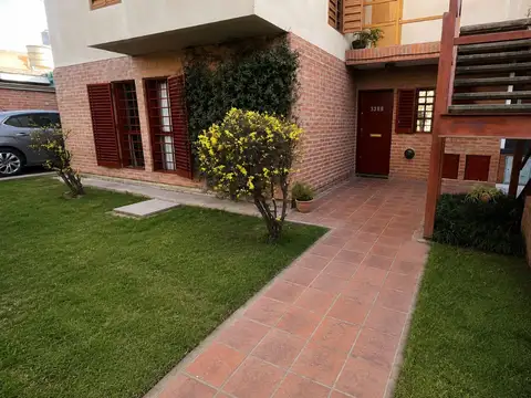 Depto Tipo Casa en Venta de 5 ambientes