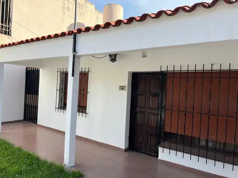 Avenida Moreno 700