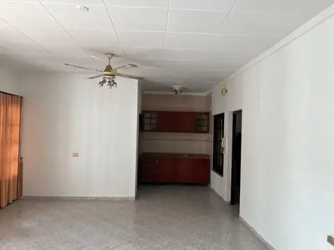 Avenida Moreno 700
