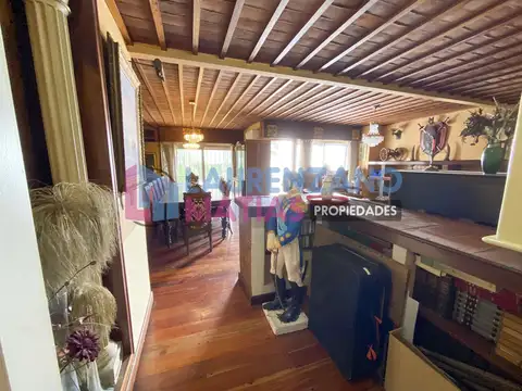 Casa en Alquiler con 1 cochera