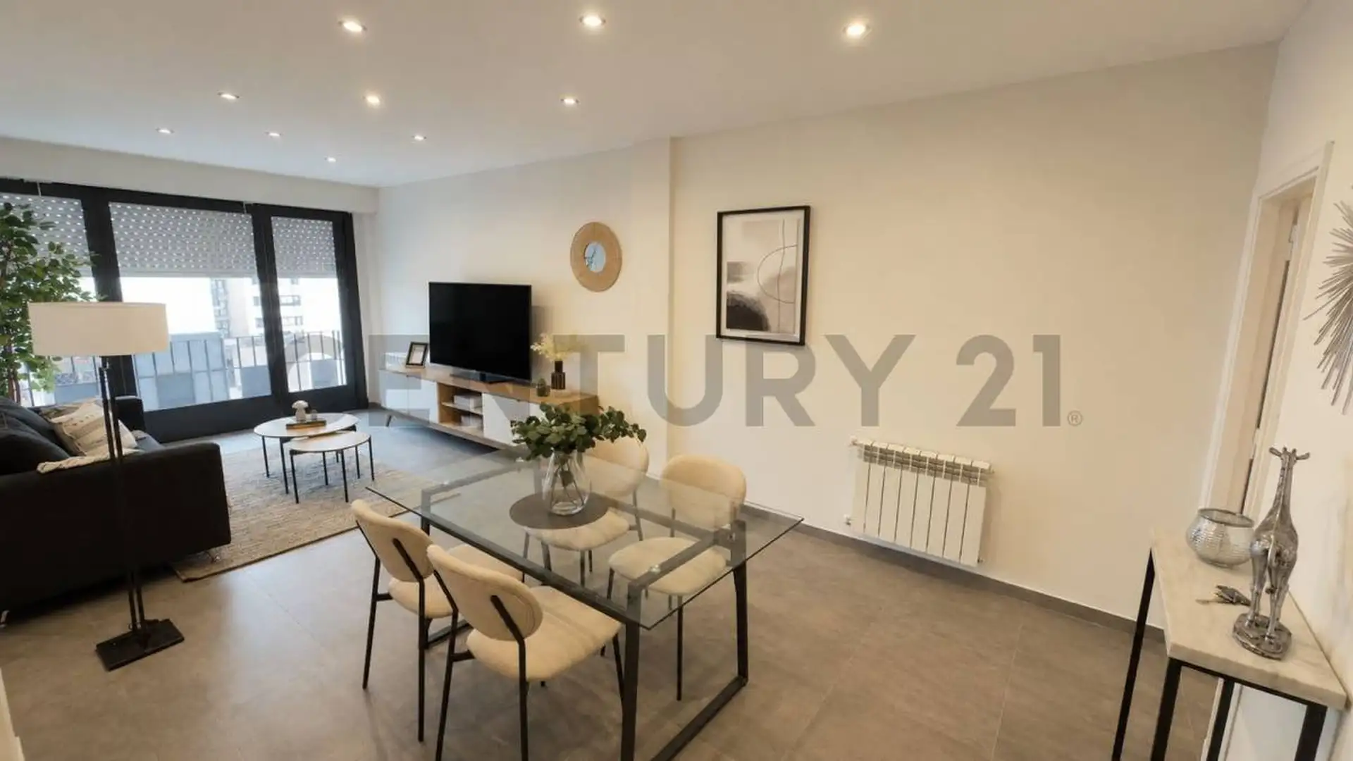 Depto 3 amb, 85m² con balcón y calefacción por radiadores — Zona Aldrey