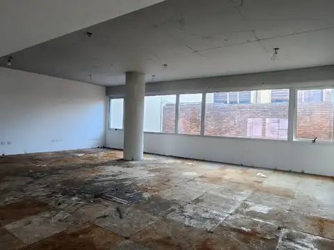 Oficina en Venta al Este