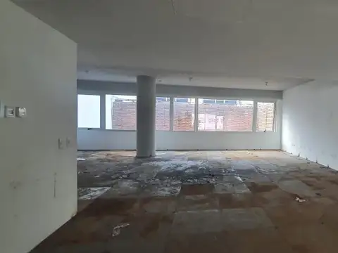 Oficina en Venta con 2 cocheras