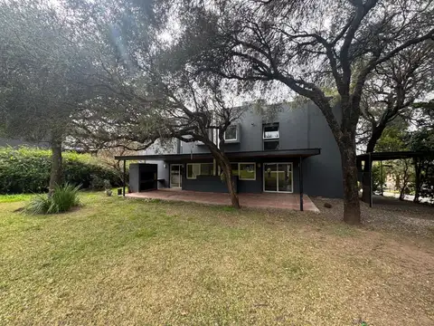 Casa en Alquiler de 3 dormitorios
