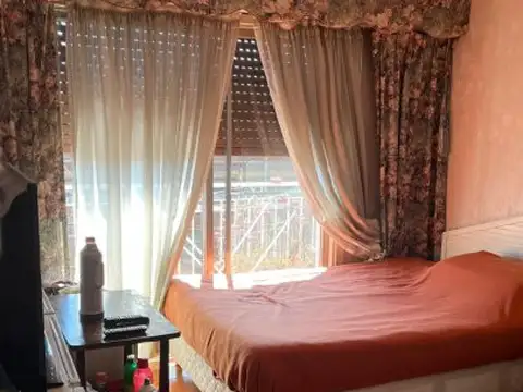 Depto Tipo Casa 4 ambientes con 2 baños