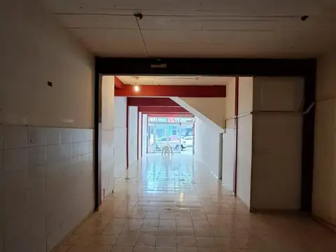 Local en Alquiler Via Pública