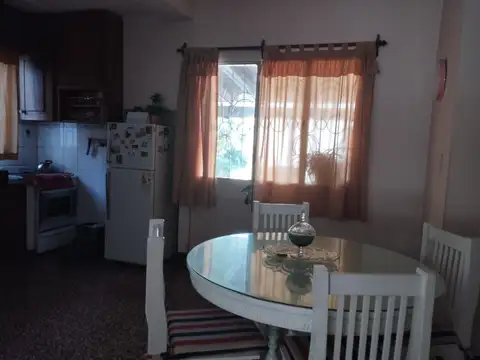 CASA PINCIPAL + CASA AUXILIAR EN EL MISMO TERRENO - VENTA BARADERO