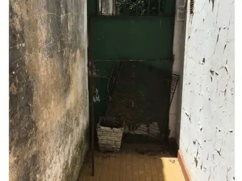 Casa 3 ambientes con 1 baño