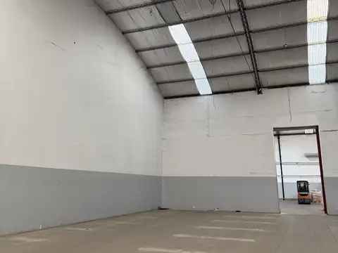 Galpon en Alquiler 40  mts Fondo