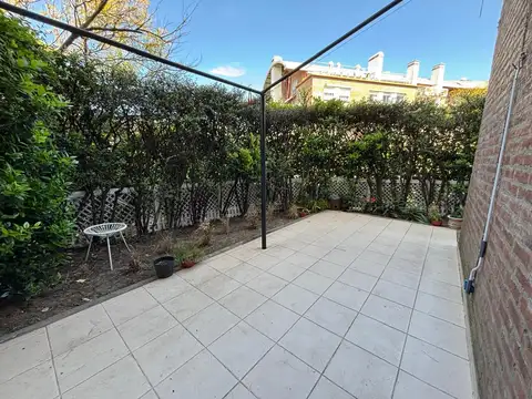 HERMOSO DEPTO. 3 AMBIENTES EN PLANTA BAJA CON JARDIN - TALAR DE MARTINEZ