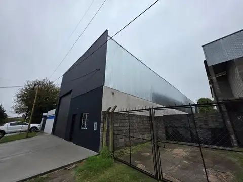 Galpon en Alquiler en Área de Promoción el Triángulo, USD 3.600