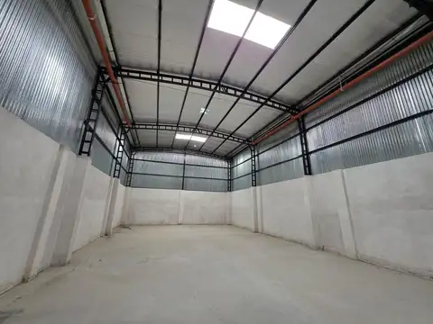 Galpon en Alquiler en Área de Promoción el Triángulo, USD 3.600