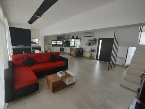 Casa en Alquiler de 4 dormitorios
