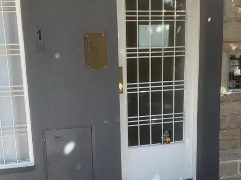 Pizzurno 100, Piso 1