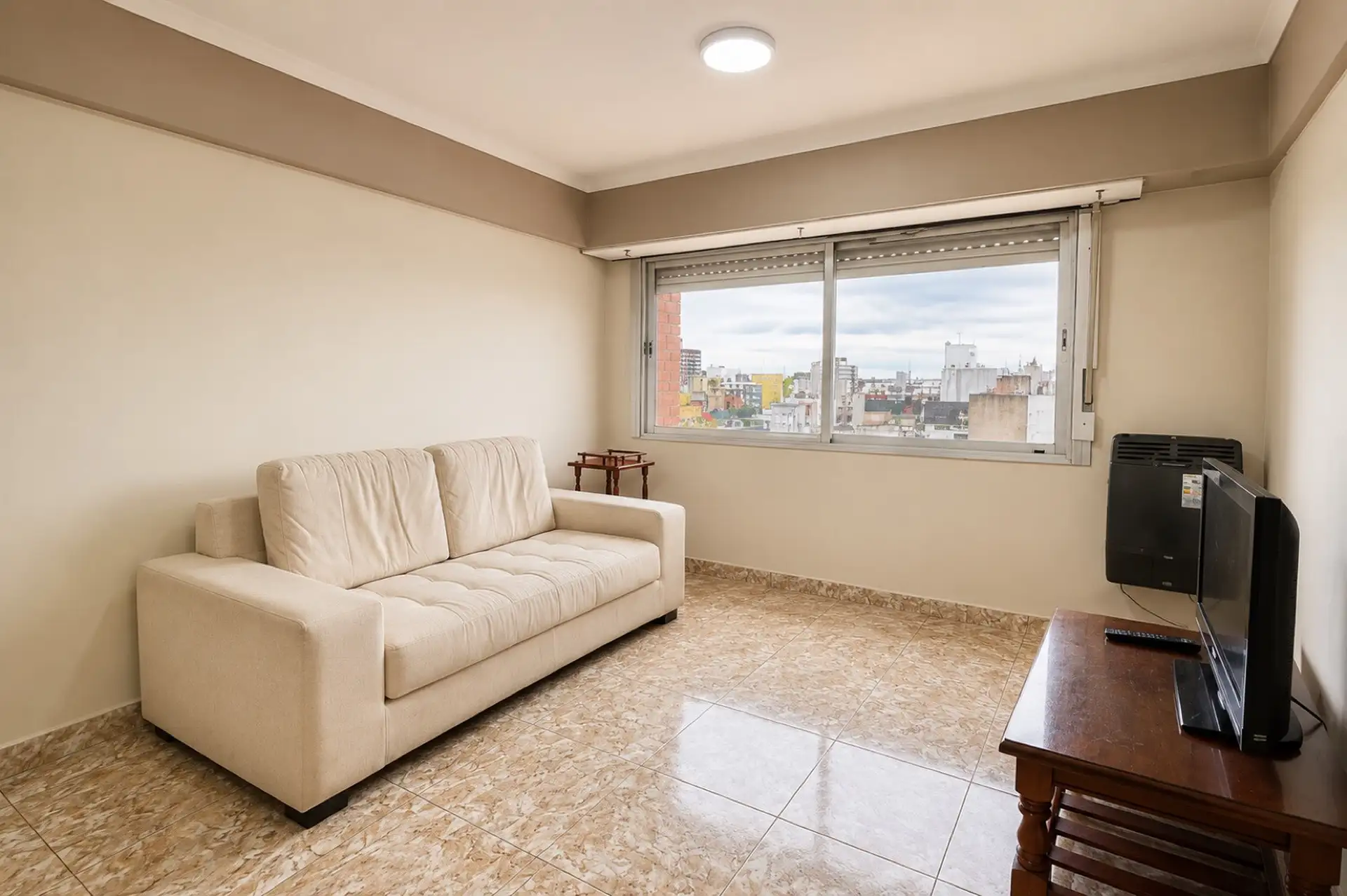 Depto 2 amb, 42m² luminoso y amoblado — Plaza Colón