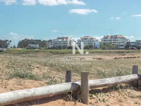 Lote en espectacular barrio cerrado. Veramansa. En venta