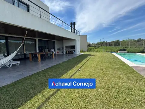 Casa con pileta en Puertos, Acacias