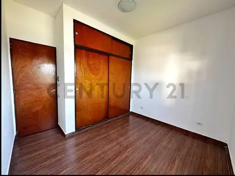 Departamento en Venta en Los Hornos, USD 53.000