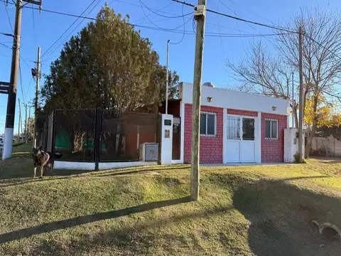 Casa 3 ambientes con 1 baño
