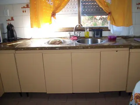Casa 5 ambientes con 3 baños