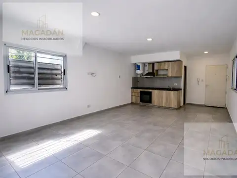 Departamento en Alquiler en Villa Luzuriaga, $ 450.000
