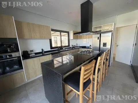 Casa en Venta en Puertos - Barrio Ceibos, USD 575.000