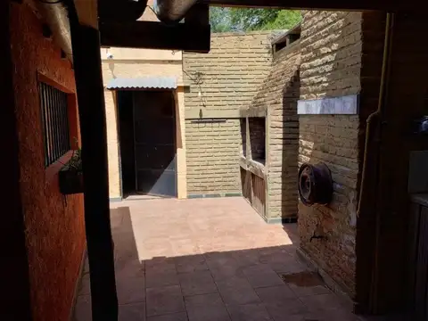 Casa 4 ambientes con 1 baño