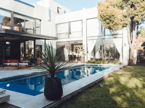 Muy linda casa de 2 plantas a la venta en Barrio Privado Boulevares en Pilar!