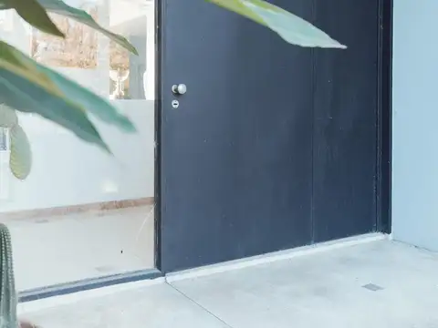 Casa 5 ambientes con 4 baños