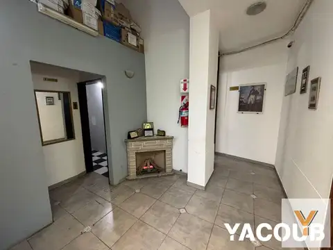 Oficina 8 ambientes con 3 baños
