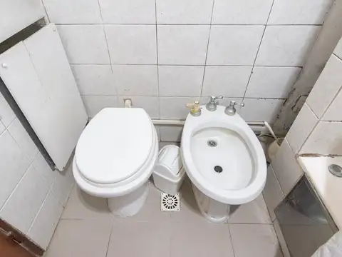 Venta PH estilo casa, 6 ambientes, cochera, pileta, parrilla y terraza en MARTINEZ.
