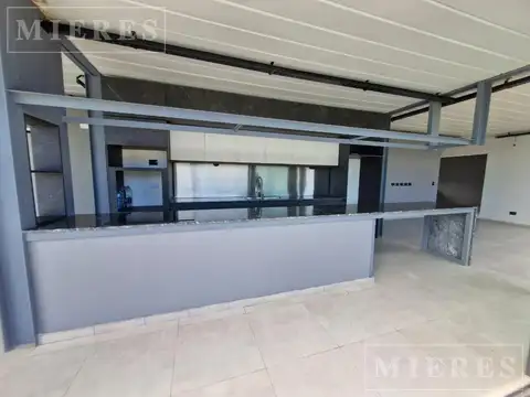 Casa en venta sobre lote a la laguna El Canton Barrio Norte