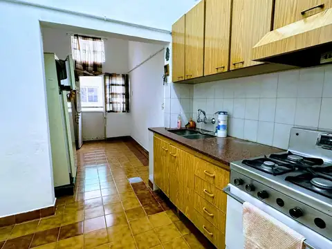 Casa 6 ambientes con 2 baños