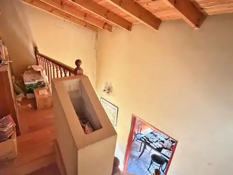 CASA EN LOTE PROPIO 4 AMBIENTES CON JARDIN AL FONDO Y PILETA