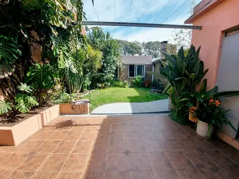 Venta casa 5 dormitorios garage Brazo Oriental