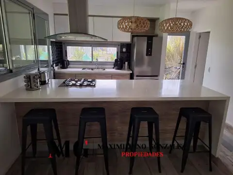 Casa 5 ambientes con 2 baños