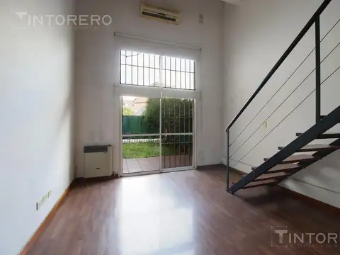 Depto Tipo Casa en Venta con 1 cocheras