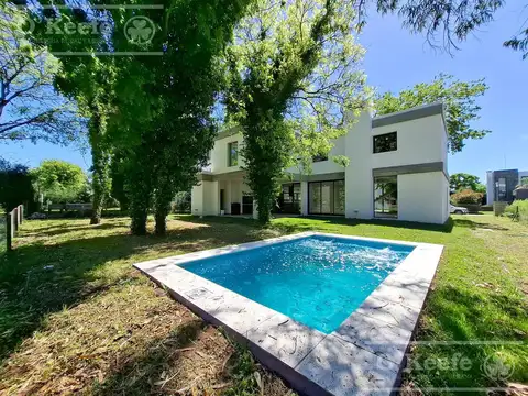 Casa a estrenar con piscina  en Greenville, Hudson Berazategui