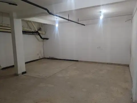 LOCAL EN CONGRESO 90 M2