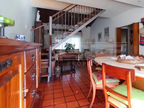 Depto Tipo Casa en Venta de 4 dormitorios