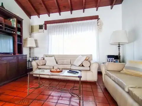 Depto Tipo Casa en Venta en Olivos Maipú/Uzal, USD 150.000