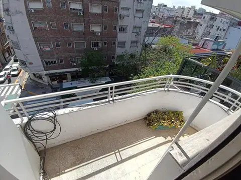 Av. Independencia al 800