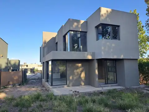 Casa en Venta en Chacras de Coria, USD 300.000
