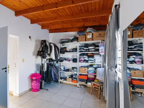 CASA VENTA BERISSO 2 DORMITORIO PATIO COCHERA